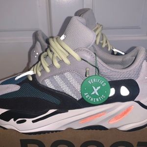 Yeezy 700
